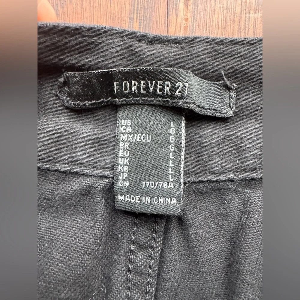 Forever 21 Charcoal Cargo Pants - Picture 3 of 5